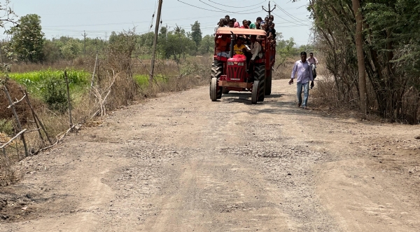 જામણીયા ગામના 2000 લોકોએ રસ્તો નહીં તો મત નહીં નો કર્યો હુંકાર