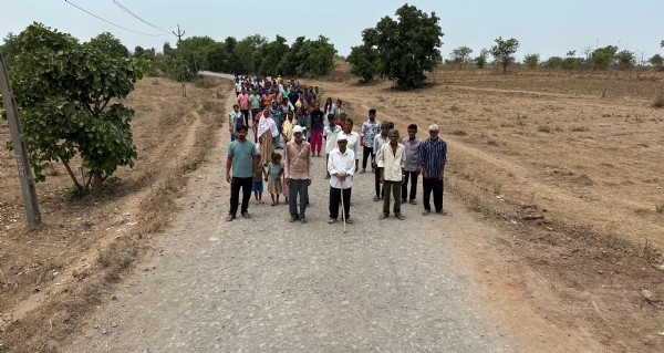 જામણીયા ગામના 2000 લોકોએ રસ્તો નહીં તો મત નહીં નો કર્યો હુંકાર