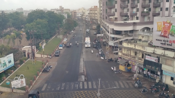 પોરબંદર શહેરમાં પવન સાથે ઝરમર વરસાદ.