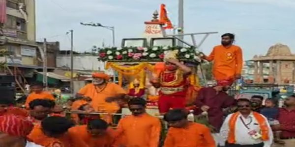 પાટણમાં હનુમાન જયંતી નિમીત્તે રામ નવમી સમિતિ ટ્રસ્ટ દ્વારા આયોજિત ભવ્ય શોભાયાત્રા નીકળી.