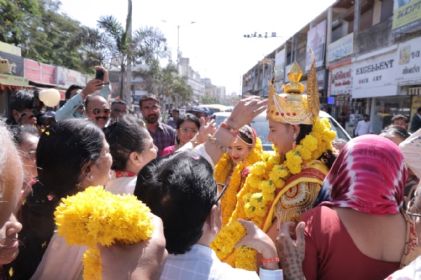 ભગવાન શ્રી કૃષ્ણ–રુક્મિણીની ભવ્ય પ્રતિકાત્મક વૈવાહિક શોભાયાત્રા પોરબંદરમાં ભક્તિભાવ સાથે યોજાઈ.