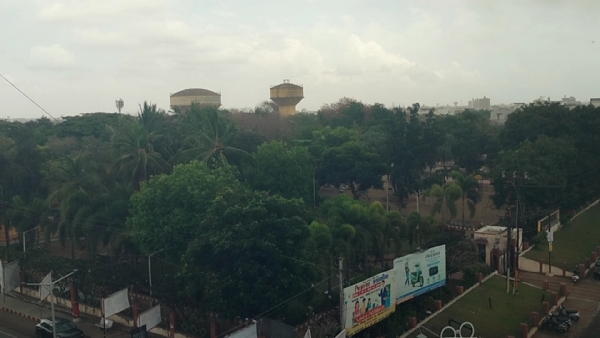 પોરબંદર શહેરમાં પવન સાથે ઝરમર વરસાદ.