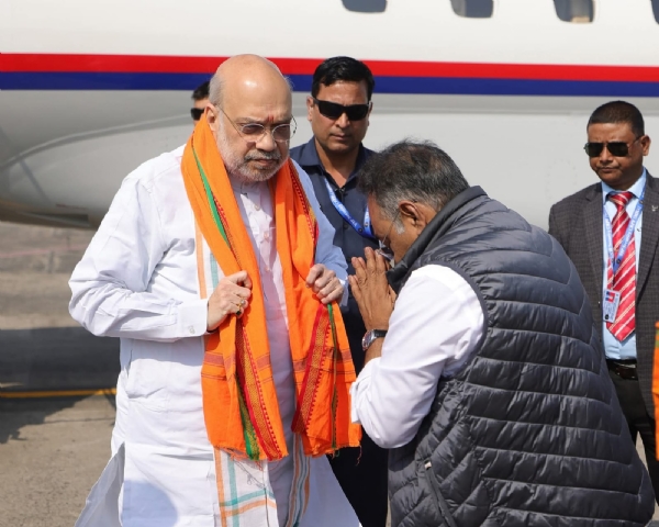 કેન્દ્રીય ગૃહમંત્રી અમિત શાહ, બુધવારે મોડી રાત્રે કોલકતા પહોંચ્યા