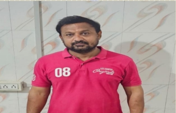 આઈ.પી.એલ. ની મેચમાં સટ્ટો રમનાર શખ્સ ઝડપાયો.