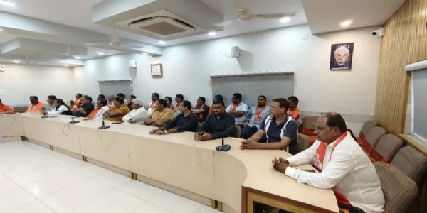 ભાવનગર ભાજપ કાર્યાલય ખાતે વિવિધ સમાજના આગેવાનો સાથે આગામી કાર્યક્રમો અંગે બેઠક યોજાઈ