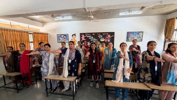 Voting awareness oath taken under SWAP campaign at Amrita Vidyalaya, Ahmedabad