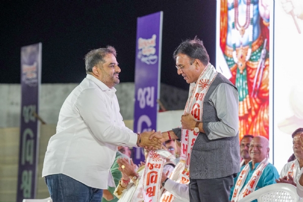 પોરબંદર ખાતે વિશ્વકર્મા પરિવારનું એકતા સંમેલન યોજાયું.