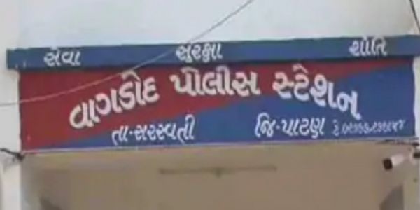 વાગડોદ પોલીસે પાંચ ગુમ થયેલા મોબાઈલ ફોન શોધી માલિકોને પરત આપ્યા.