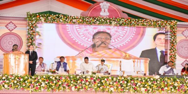 રાષ્ટ્રપતિએ ઓડિશાના રાઉરકેલામાં પ્લેનેટેરિયમ અને વિજ્ઞાન કેન્દ્ર સહિત અન્ય પરિયોજનાઓનું ઉદ્ઘાટન કર્યું