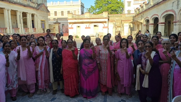 ગ્રેજયુએટ લેડીઝ કલબ દ્વારા મતદાન જાગૃતિ કાર્યક્રમ યોજાયો.