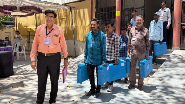 મતદાન માટે ઈવીએમ રવાના