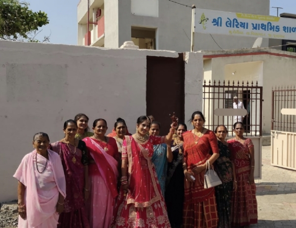 સપ્તપદીના ફેરા લેવા જઈ રહેલા લેરિયાના દ્રષ્ટિબેન ઠુંમર ફરજ ચૂક્યાં નહીં