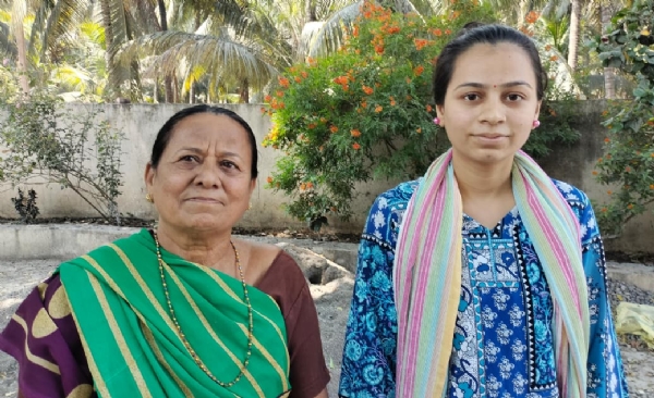 વેરાવળ તાલુકાના છાત્રોડા ગામમાં માતા-પુત્રીએ સાથે મતદાન કરી લોકશાહી પર્વમાં સહભાગી બન્યા