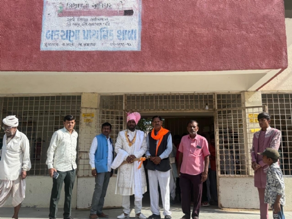 બકરાણાના નવપરિણીત યુવાને જાન પ્રસ્થાન પહેલાં કર્યું મતદાન