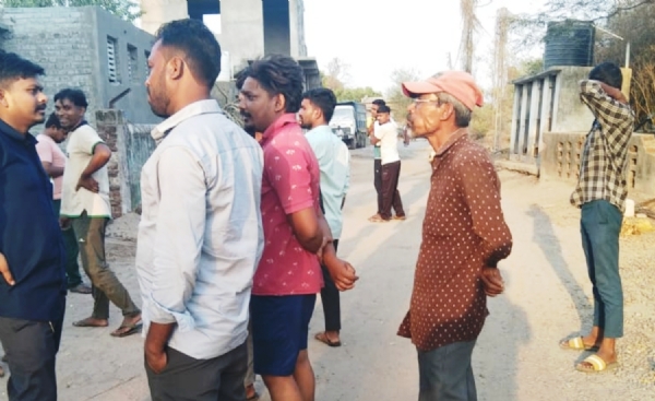 જામણીયાના 800 મતદારોએ રસ્તો નહીં તો મત નહીં નો કર્યો હુંકાર કરી 100 % મતદાનનો બહિષ્કાર કર્યો