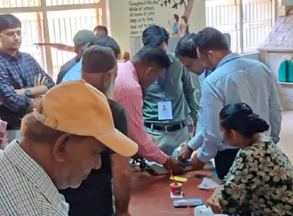 મહેસાણા મનપા ચૂંટણીમાં વોર્ડ 6ના બુથ પર EVM ખામીથી અડધો કલાક મતદાન ખોરવાયું