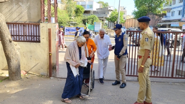 પોલીસનો માનવતાવાદી અભિગમ