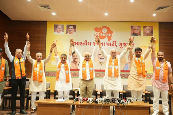 bjp celeibration after victory at kamalam.2