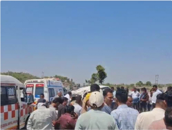 Luxury bus and car collide in Sabarkantha, 6 dead, 8 injured