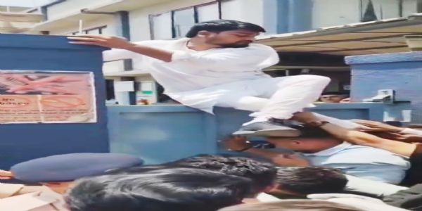 મૃતકના પરિવારને ન્યાય અપાવવા પહોંચેલા ચૈતર વસાવા સહિત ટોળા સામે 3 ગુના દાખલ