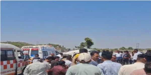 સાબરકાંઠામાં લક્ઝરી બસ અને કાર વચ્ચે ટક્કર, 6 લોકોના મોત, 8 ઘાયલ