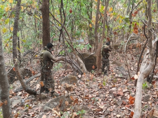Encounter between Naxalites in West Singhbhum