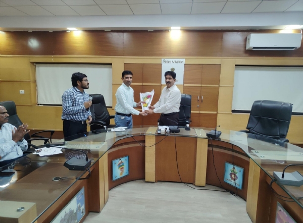 મહેસાણા જિલ્લામાં NADCP-FMD 8મા રાઉન્ડ માટે રસીકરણ કામગીરીની સમીક્ષા બેઠક યોજાઈ