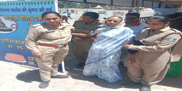 સોમનાથ મંદિર સુરક્ષા સ્ટાફ મે આઈ હેલ્પ યુ નું સૂત્ર સાર્થક કર્યું....