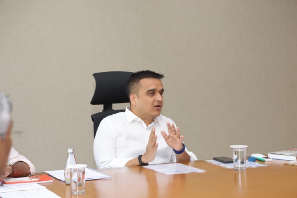 હર્ષ સંઘવી