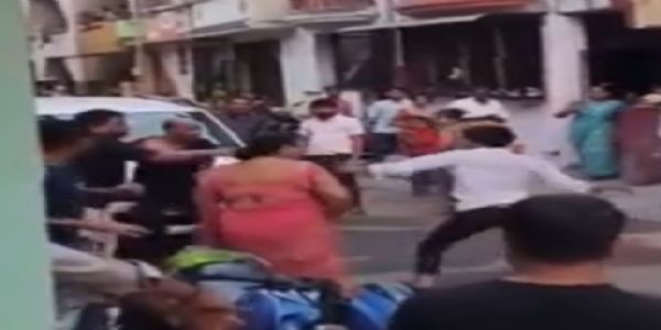 સુરતના ડીંડોલીમાં સામાન્ય ઝઘડો બન્યો ખતરનાક: દાતરડાથી હુમલાનો પ્રયાસ