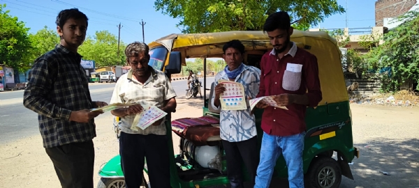 મહેસાણામાં રોડ સેફ્ટી અભિયાન: આરટીઓ ટીમે નુગર ગામ અને સીવાલા સર્કલ પર જનજાગૃતિ ફેલાવી