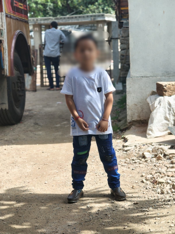 પોરબંદર નજીક રીક્ષા પલટી મારી જતા બાળકનું મોત.