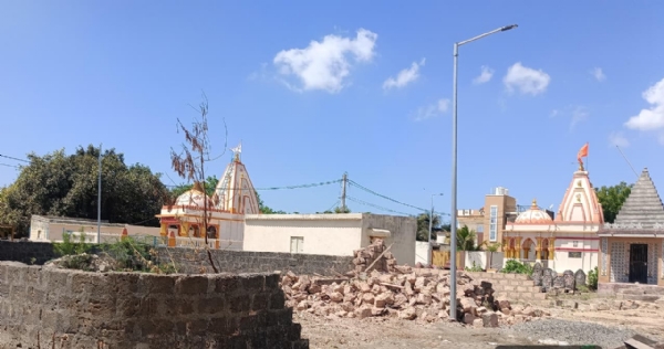 મનપા દ્વારા વનાણા ગામે ડીમોલેશન દૂર કરાયું. મનપા દ્વારા વનાણા ગામે ડીમોલેશન દૂર કરાયું.