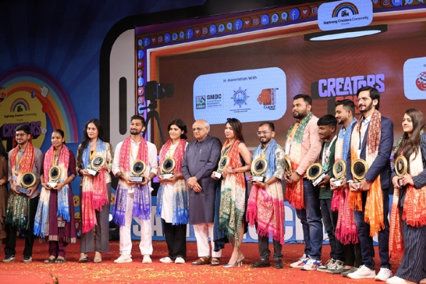 કન્ટેન્ટ ક્રિએટરો સમાજમાં સર્જનાત્મકતાની શક્તિ દ્વારા સકારાત્મક સંદેશો સમાજ સુધી પહોંચાડે છેમુખ્યમંત્રી કન્ટેન્ટ ક્રિએટરો સમાજમાં સર્જનાત્મકતાની શક્તિ દ્વારા સકારાત્મક સંદેશો સમાજ સુધી પહોંચાડે છેમુખ્યમંત્રી