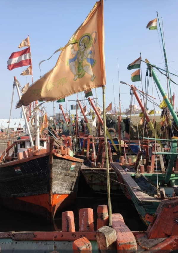 સોમનાથ-વેરાવળના દરિયો ખેડતા પ્રત્યેક સાગર ખેડૂઓની બોટ ઉપર