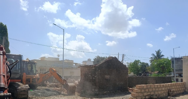મનપા દ્વારા વનાણા ગામે ડીમોલેશન દૂર કરાયું. મનપા દ્વારા વનાણા ગામે ડીમોલેશન દૂર કરાયું.
