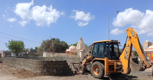 મનપા દ્વારા વનાણા ગામે ડીમોલેશન દૂર કરાયું. મનપા દ્વારા વનાણા ગામે ડીમોલેશન દૂર કરાયું.