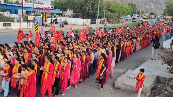 Ambaji ma mp thi 1000 mahilao yatra Ambaji ma mp thi 1000 mahilao yatra