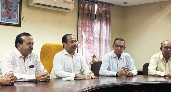 ગણેશ શુગર દ્વારા શેરડીના ભાવમા ગત વર્ષ કરતા વધારો કરી ટન દીઠ 3101 રૂ. જાહેર ગણેશ શુગર દ્વારા શેરડીના ભાવમા ગત વર્ષ કરતા વધારો કરી ટન દીઠ 3101 રૂ. જાહેર