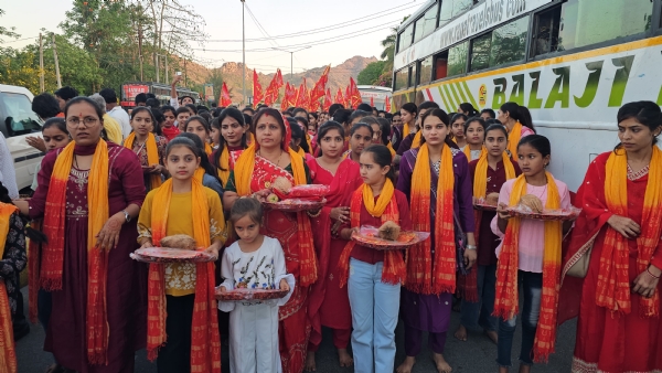 Ambaji ma mp thi 1000 mahilao yatra Ambaji ma mp thi 1000 mahilao yatra