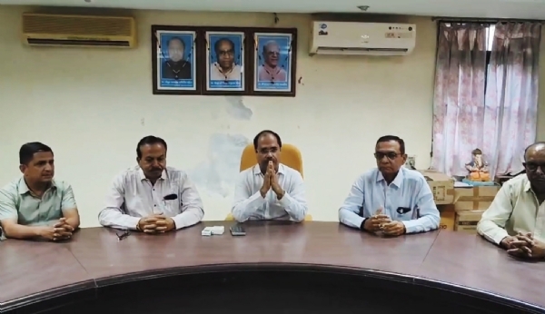 ગણેશ શુગર દ્વારા શેરડીના ભાવમા ગત વર્ષ કરતા વધારો કરી ટન દીઠ 3101 રૂ. જાહેર ગણેશ શુગર દ્વારા શેરડીના ભાવમા ગત વર્ષ કરતા વધારો કરી ટન દીઠ 3101 રૂ. જાહેર