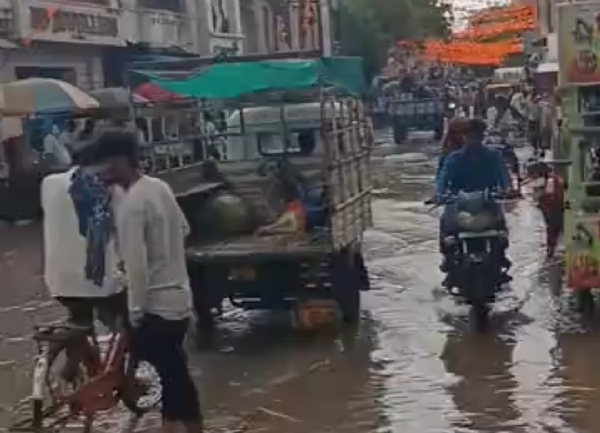 હારીજ પંથકમાં કમોસમી વરસાદના ઝાપટાં પડતાં ખેડૂતોમાં ચિંતા મા મુકાયા.