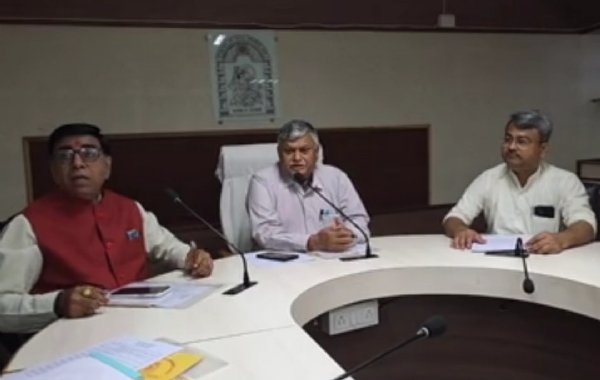 હેમચંદ્રાચાર્ય ઉત્તર ગુજરાત યુનિવર્સિટીમાં 10 એપ્રિલે પદવીદાન સમારોહ યોજાશે. હેમચંદ્રાચાર્ય ઉત્તર ગુજરાત યુનિવર્સિટીમાં 10 એપ્રિલે પદવીદાન સમારોહ યોજાશે.