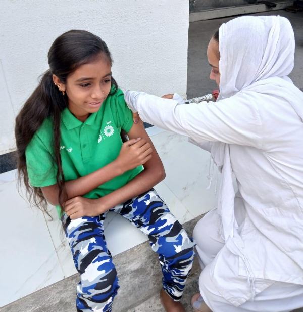 રાણાવાવમાં કિશોરીઓને ગર્ભાશય મુખના કેન્સર વિરોધી રસી એચપીવી રસીકરણ કરાયુ.