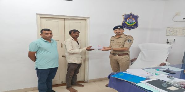 રાણાવાવ પોલીસ દ્વારા તેરા તુજકો અર્પણ ક્રાયકર્મ યોજાયો.