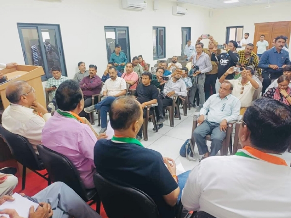 મહેસાણા કોંગ્રેસ ભવનમાં PAC બેઠક, સ્થાનિક ચૂંટણી અંગે વ્યૂહરચના પર ચર્ચા મહેસાણા કોંગ્રેસ ભવનમાં PAC બેઠક, સ્થાનિક ચૂંટણી અંગે વ્યૂહરચના પર ચર્ચા