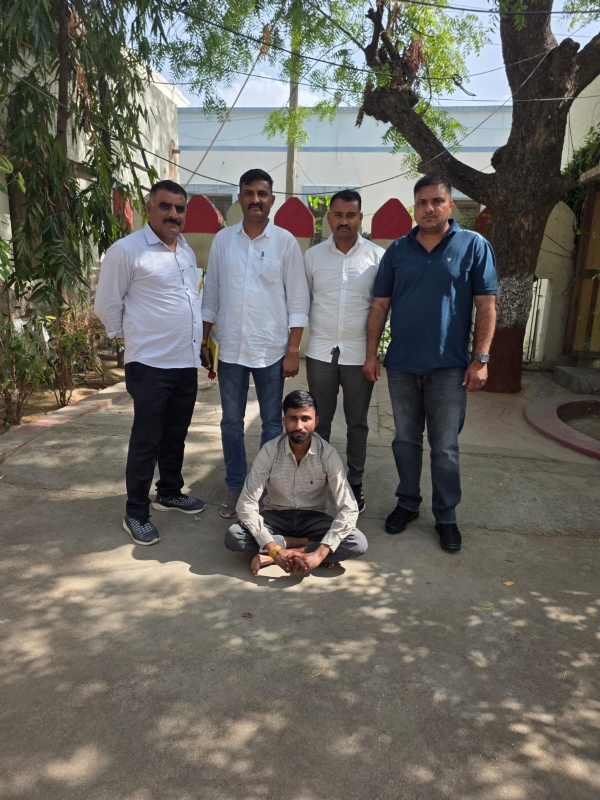 પાંચ મહિનાથી નાસતા લુંટના આરોપીને એસ.ઓ.જી.એ ઝડપ્યો