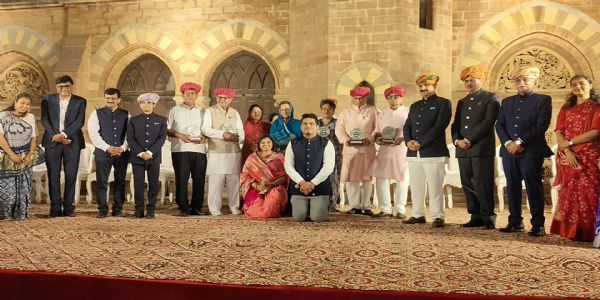રાજવી ગૌરવ સાથે માનવતાનો મહામેળો: કચ્છના પાંચ ગૌરવપુત્રોને ‘કચ્છ રાજ્ય રત્ન’ એનાયત