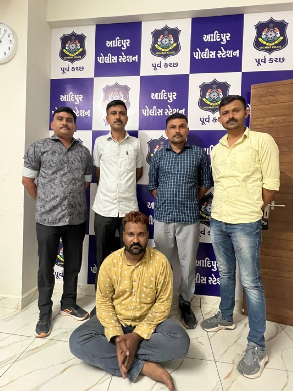 આદિપુર લૂંટ કેસનો આરોપી