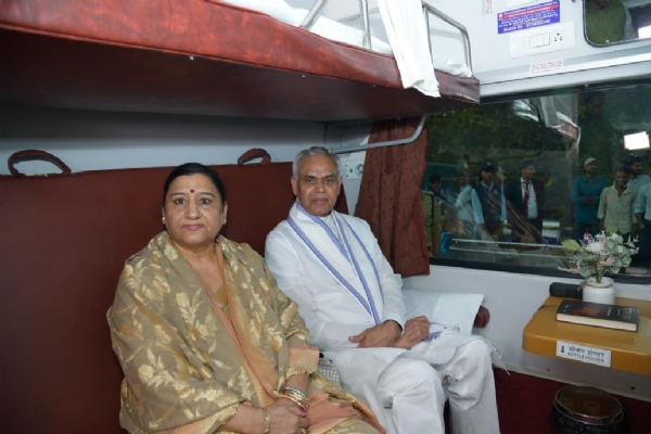 Governor travels by train from Ahmedabad to Kurukshetra